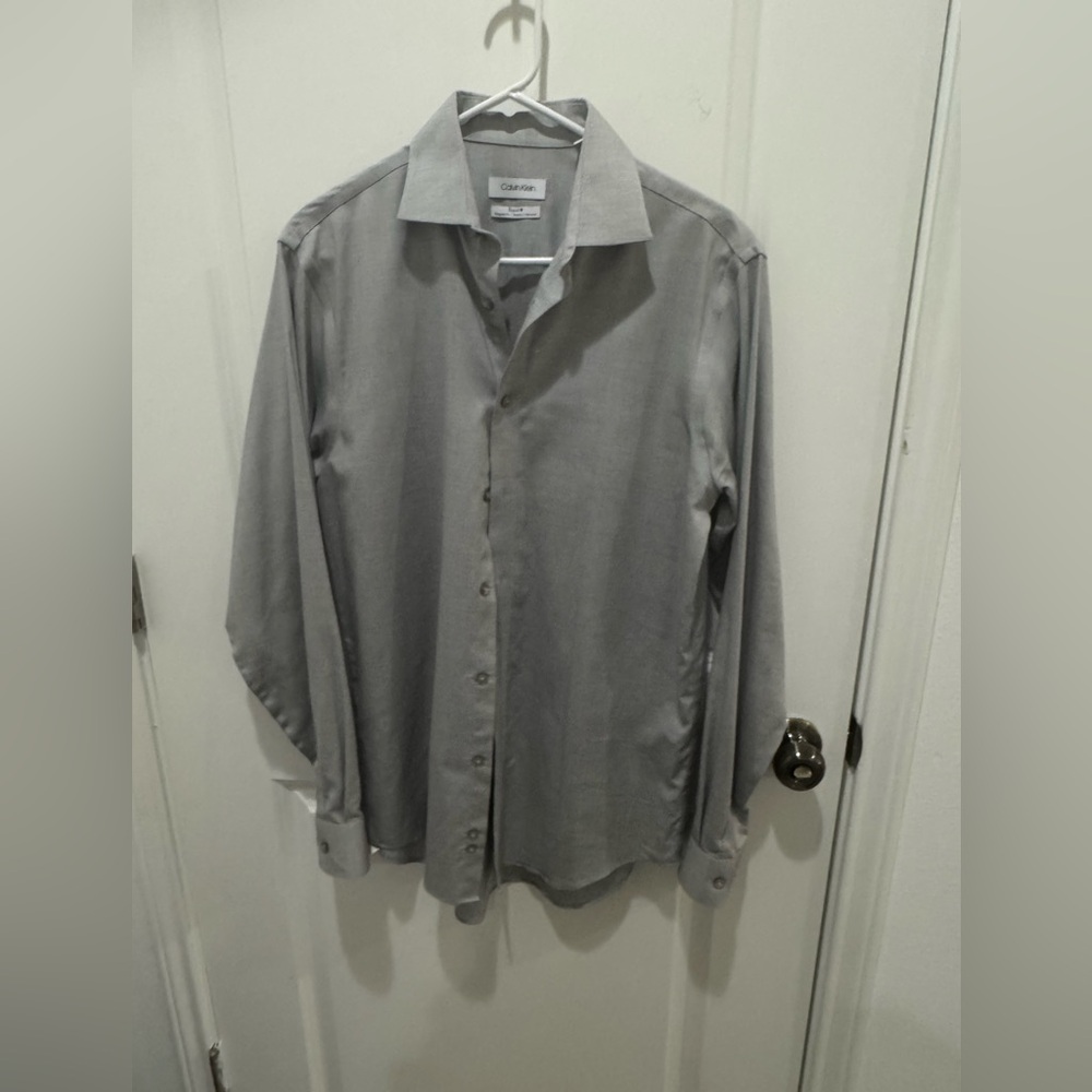 Gorgeous button down for business meeting or casual